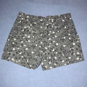 Gap Tailored,floral gray shorts.size 6R